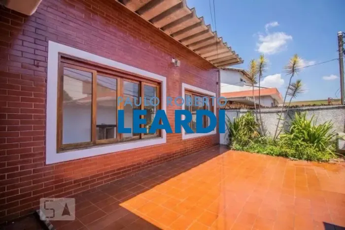 CASA ASSOBRADADA - JARDIM AEROPORTO - SP