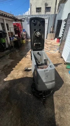 Lavadora e Secadora de Piso Karcher