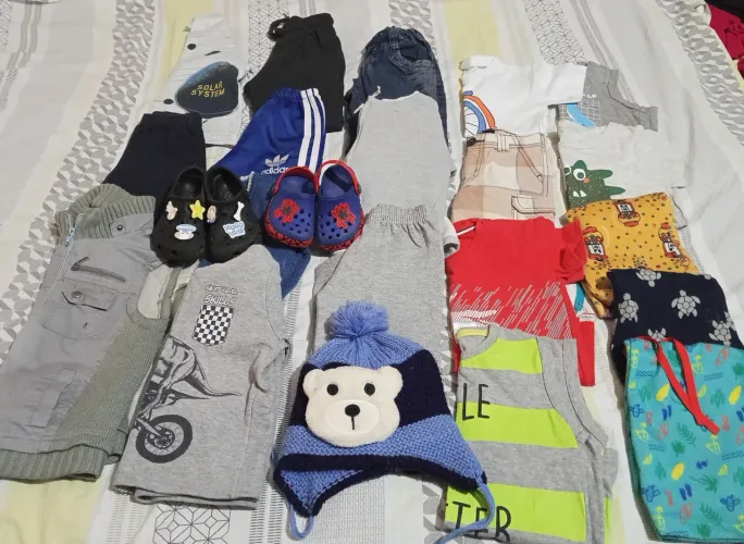 Lote de Roupa de menino Tamanho 1 e 2 Anos em bom estado ( Creche)
