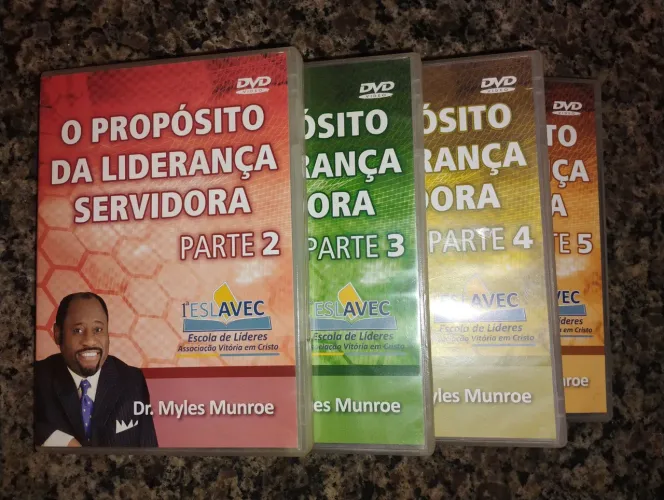 Dvds do Pastor e Doutor Myles Munrroe, mensagens históricas e relíquia da nossa época.