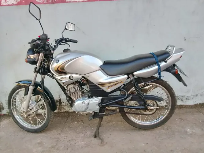 Yamaha ybr 125 conservada