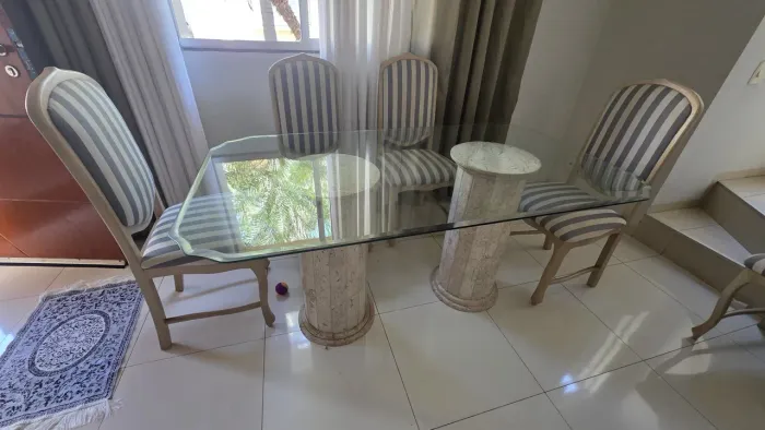 Mesa de Jantar em Mármore 