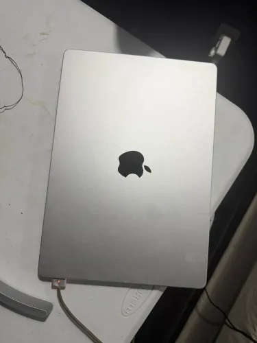 MacBook Pro M 2022 14 pol
