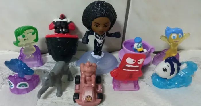 Kit com 10 brinquedos MC Donalds