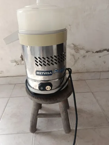 ESPREMEDOR DE SUCO DE LARANJA PROFISSIONAL