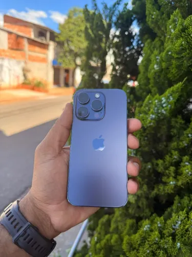 Vendo ou troco iPhone 14 Pro  256 gb de memória bateria 80% aparelho todo original 