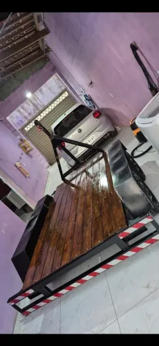 Carrocinha 2 eixos 1.30m por 2.20m mola e amortecedor