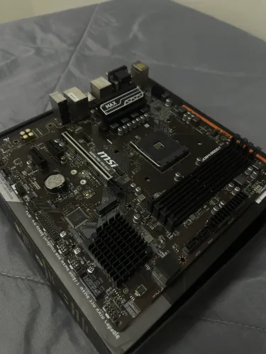 Placa Mãe MSI B450M PRO-VDH - AM4 - DDR4