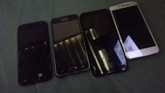 Celular para retirar peças 