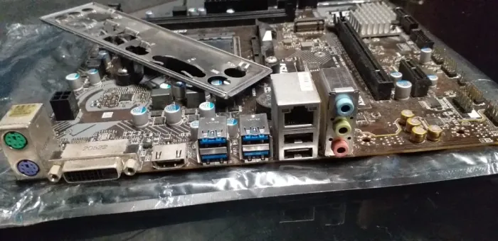 PLACA MÃE (AM4 DEFEITO )