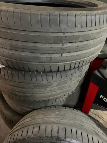Pneus 235/50 R19 Pirelli 