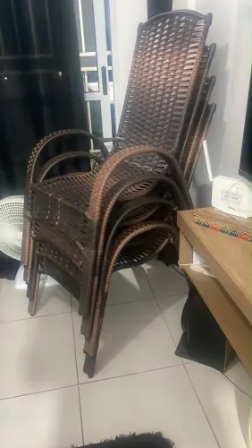 JOGO DE CADEIRAS ACOMPANHA CENTRO
