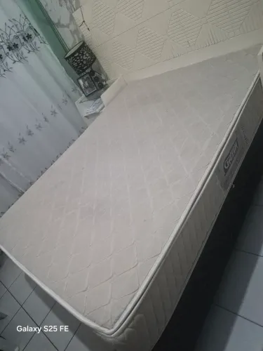 Vende-se cama de casal box ,base e colchão 