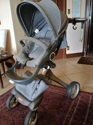 Vendo carrinho importado completo