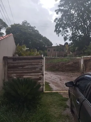 Vendo casa no bairro Espírito Santo - Paraibuna 12263-899. 