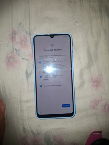 Celular aqui a 15 pra vende 400