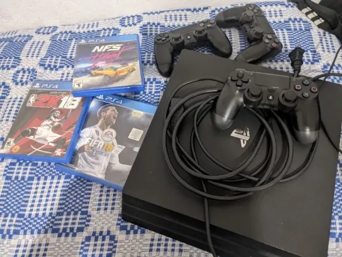 PLAYSTATION 4 PRÓ 1TB