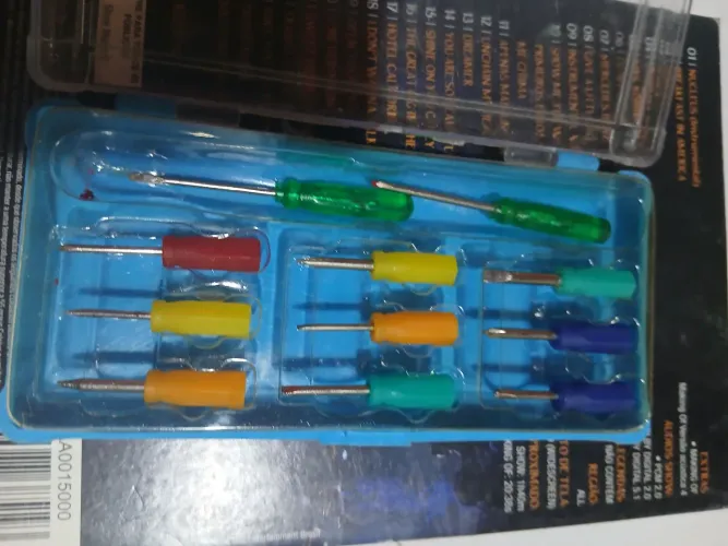 Vendo ki de mini chaves pra consertar celular .
