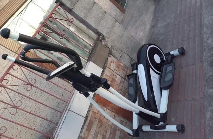 benefícios: Elíptico Kikos (Simulador de Caminhada) - Perfeito para Treinar em Casa