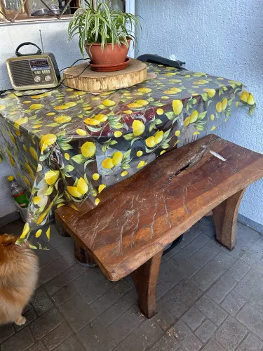 Mesa rústica de madeira
