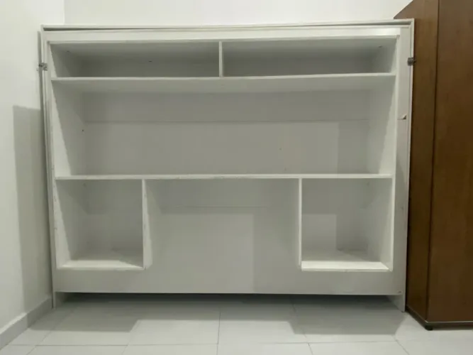 Cama retrátil e colchão de casal