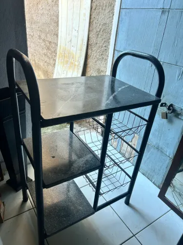 Vendo suporte multiuso com tampo de granito 