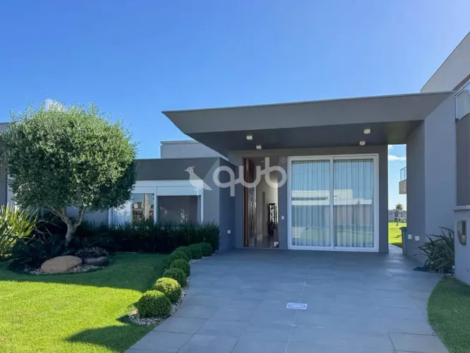 Casa à venda, 4 quartos, 2 suítes, 2 vagas, Condomínio Riviera Xangri-Lá - Xangri-Lá/RS