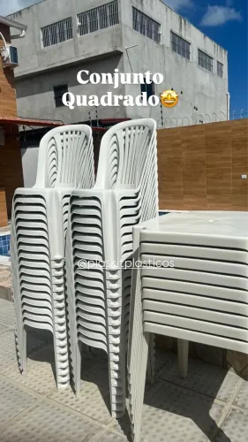 Conjunto | mesa quadrada de plástico + 4 cadeiras