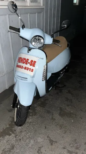 Vendo Vespa 2020 pouco rodada