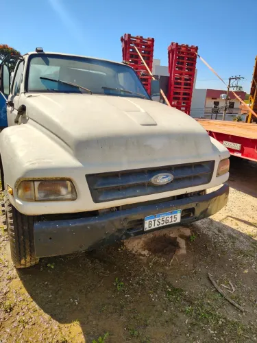 Ford f 12 000. No chassi. Ano 1997.