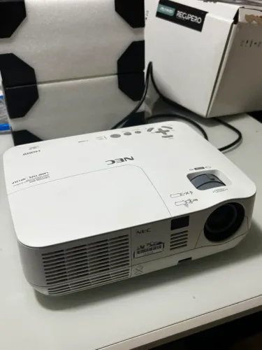 Projetor Nec Ve-282 Svga 3000 Lumens Hdmi Bivolt