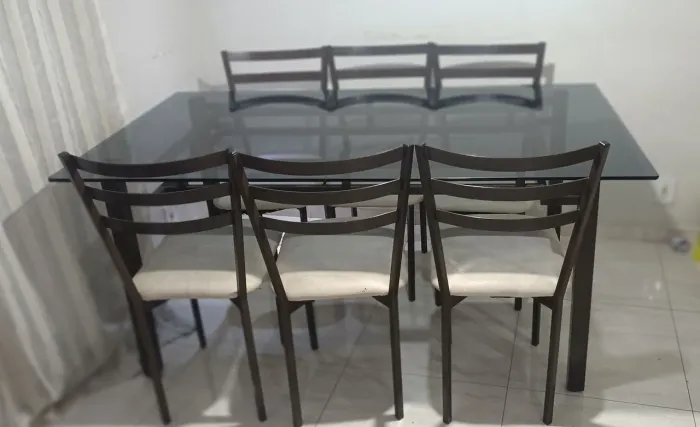 Mesa de ferro e vidro 6 lugares