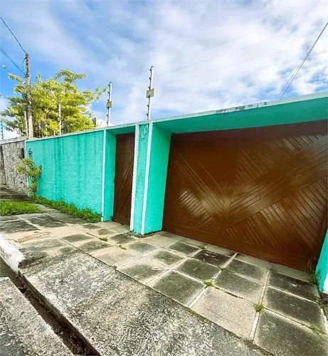 Casa 3 Quartos com 1 Suíte e 222m² - Pitanguinha