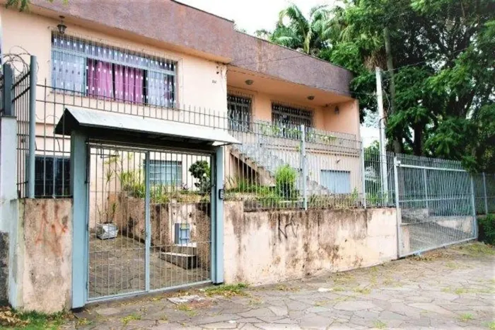 Casa em Rua Intendente Alfredo Azevedo - Glória - Porto Alegre/RS