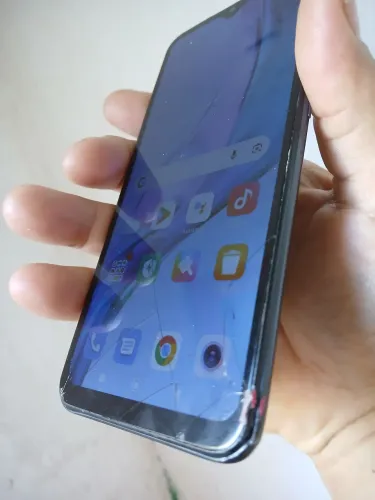 Redmi 9 64gb tela trincada mas funciona tudo!!