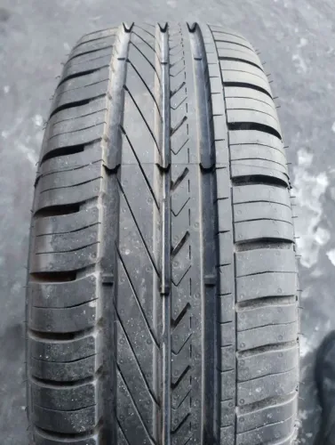 1pneu Goodyear 175 70 r13 novo