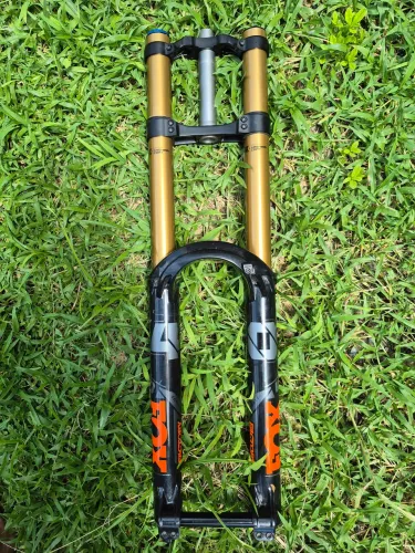 Suspensão Fox 40 29 grip2