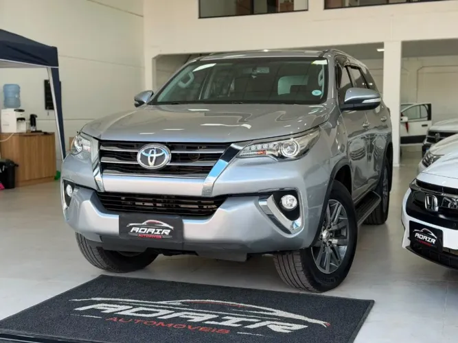 Toyota Hilux SW4 SRX 4X4 2.8 TDI 16V Dies. Aut. 2016
