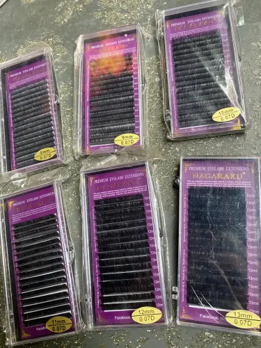 Vendo 11 caixinhas de cílios todas ainda feichadas