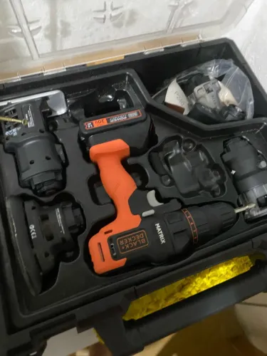 Furadeira/Parafusadeira Black+Decker Matrix 20V