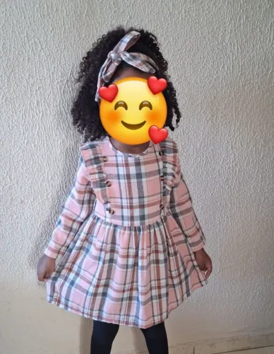 Conjunto Completo tamanho (5 anos ) Vestido Xadrez e Boina  e bota tamanho( 27)para Menina