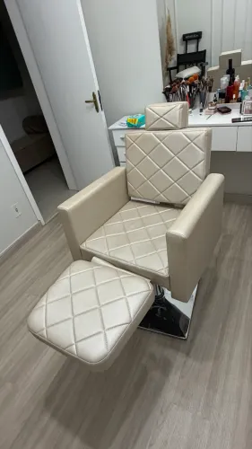 Cadeira Poltrona De Maquiagem E Estética Reclinável Confort