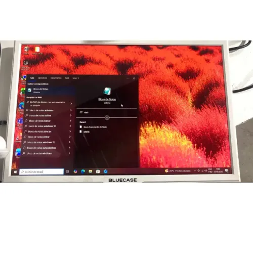 Monitor Led 20" Bluecase Branco Leves arranhados funcionando perfeitamente
