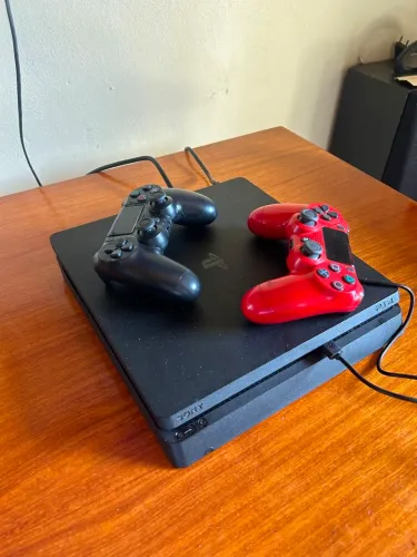 Playstation 4 Slim 1 TB 2 Controles