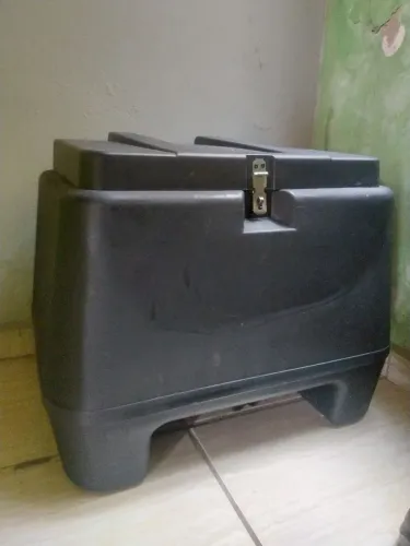Vendo baú novo 50 lts novo