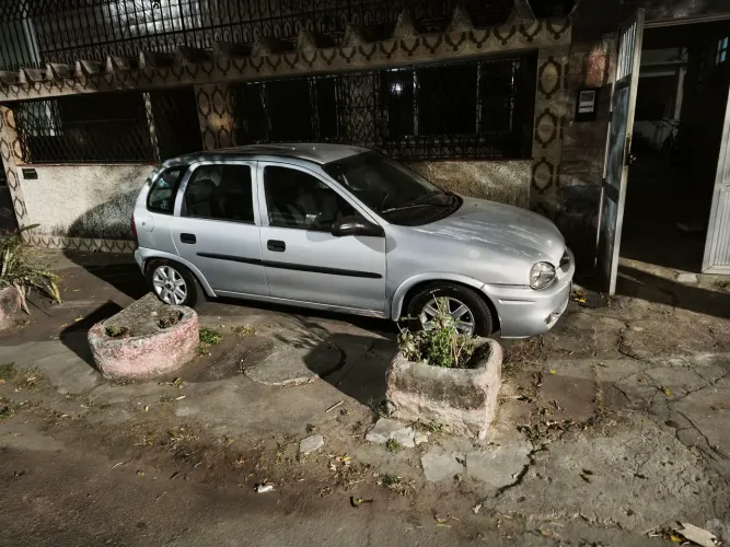Chevrolet Corsa Super 1.6 MPFI 8V 5P 2001