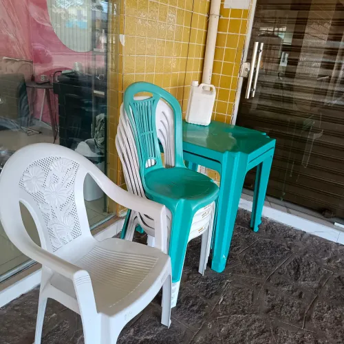 Mesas e cadeiras