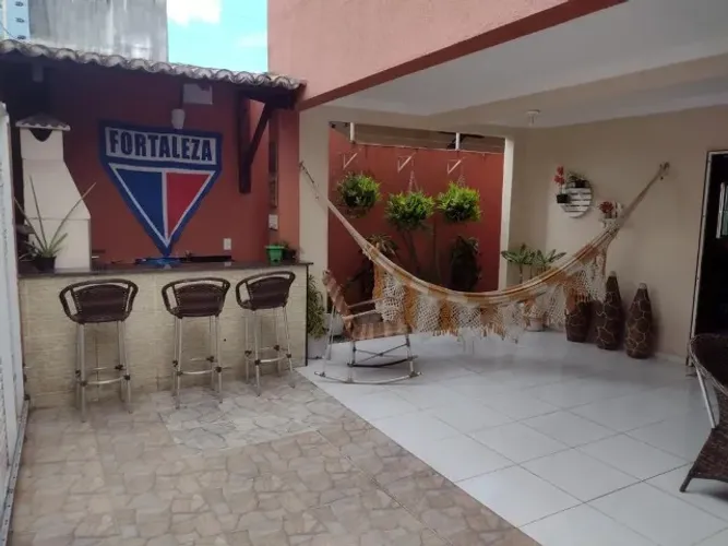 Vendo Troco Casa Duplex 3 quartos 2 suites 2 garagem Otima localizaçao