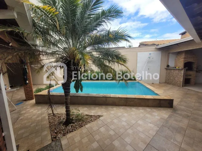 Casa para aluguel na Tubalina, Uberlândia/MG | 5 quartos (4 suítes) com piscina e espaço g