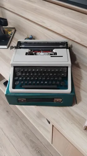 Máquina escrever Olivetti Dora Espanha 